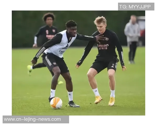 英超激战:本菲卡与阿森纳战成平局乌龙球成比赛转折点解析 英超激战:本菲卡与阿森纳战成平局乌龙球成比赛转折点解析