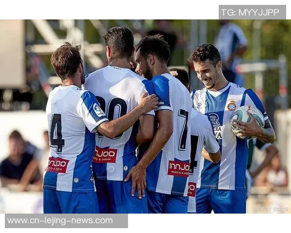 莱特斯特城与沃特福德激战正酣谁能在英超赛场上笑到最后