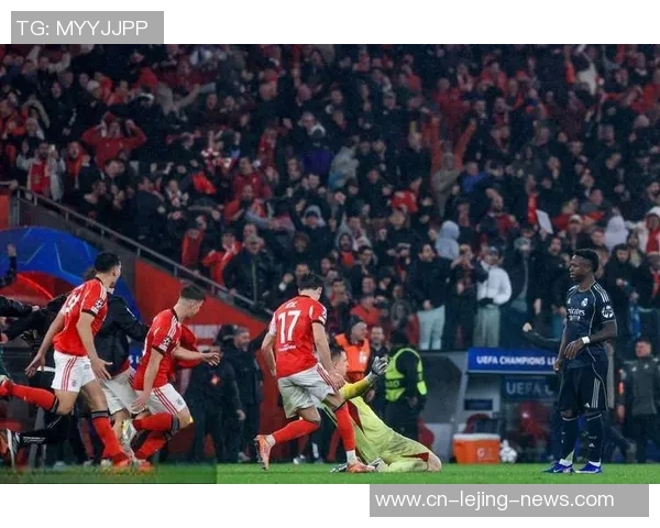 足总杯精彩对决本菲卡凭神扑力克AC米兰引发争议判罚热议 足总杯精彩对决本菲卡凭神扑力克AC米兰引发争议判罚热议